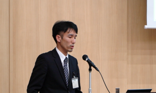 環農水研丸山副主査の講演の様子。講演動画（Youtube）にリンクします。