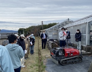 デモンストレーション（ラジコン草刈機）