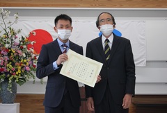 同窓会会長より表彰２