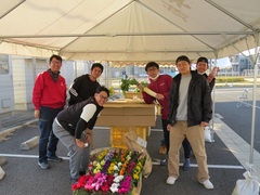 卒業生班の準備風景 卒業生班の準備風景