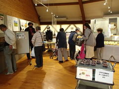 果樹班の販売風景