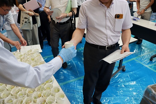 「虹の雫」の試食